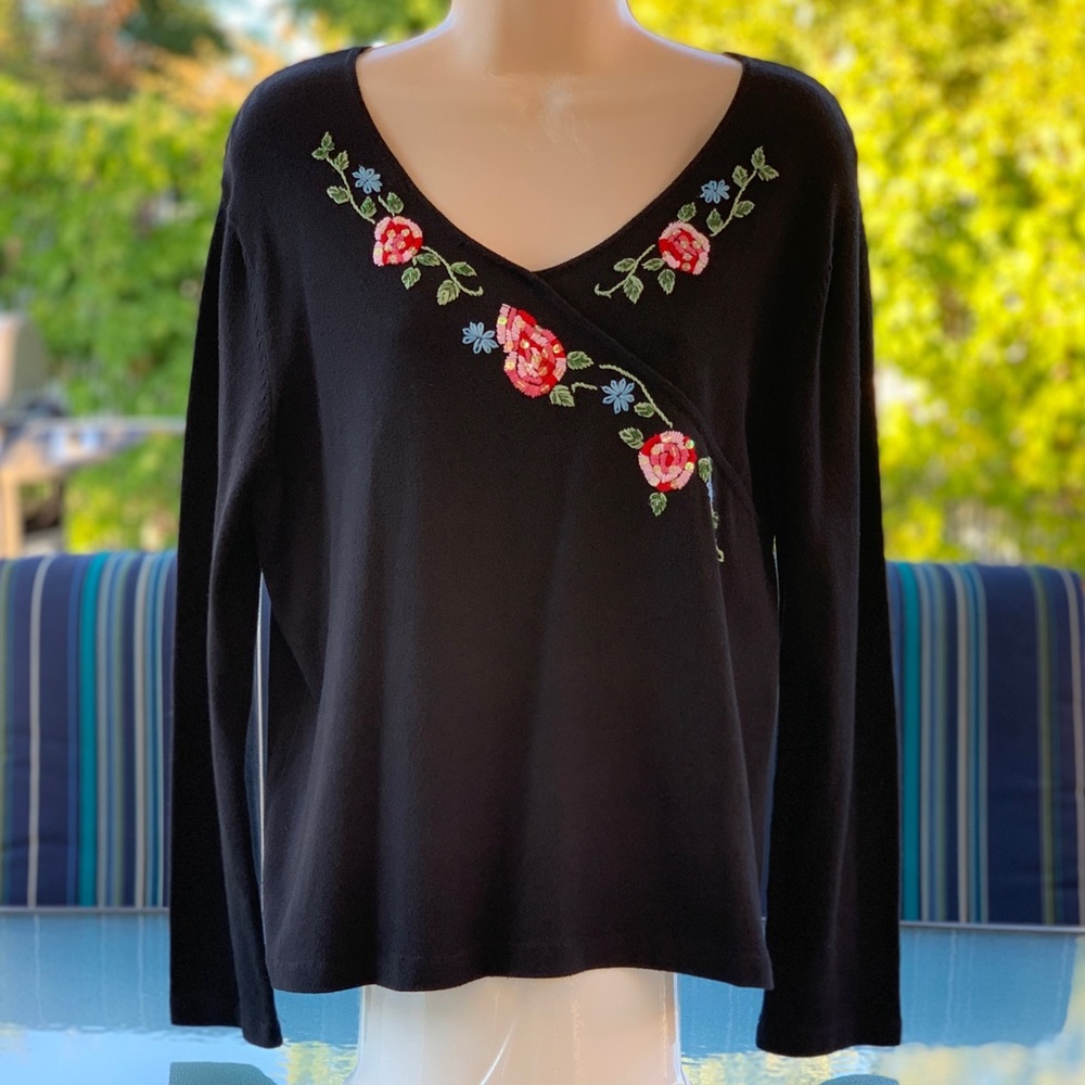 Kikit Maurice Sasson Black Embroidered Floral Border V-Neck Sweater, Large